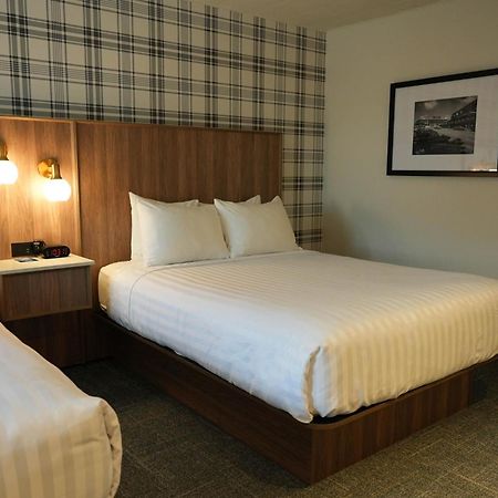 Travelodge By Wyndham Niagara Falls At The Falls Cataratas do Niágara Exterior foto