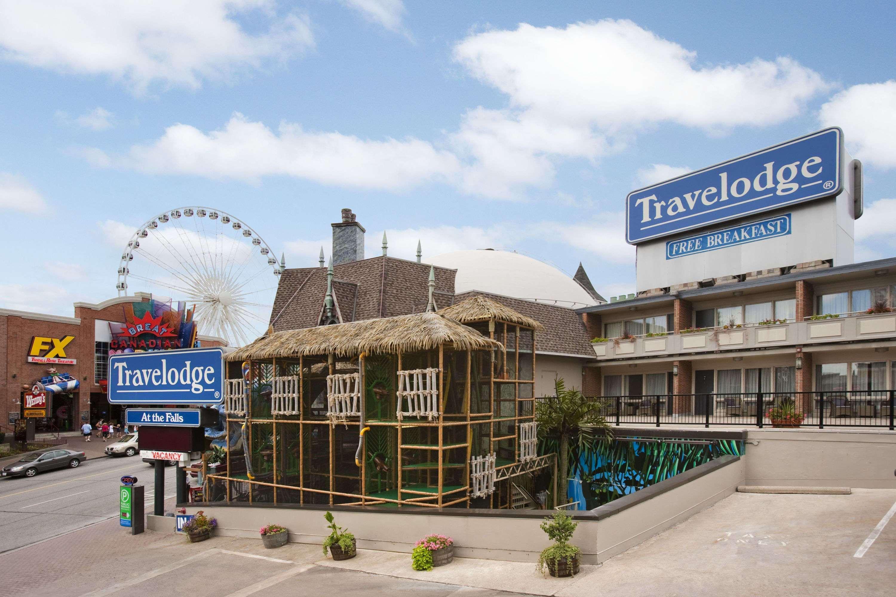 Travelodge By Wyndham Niagara Falls At The Falls Cataratas do Niágara Exterior foto