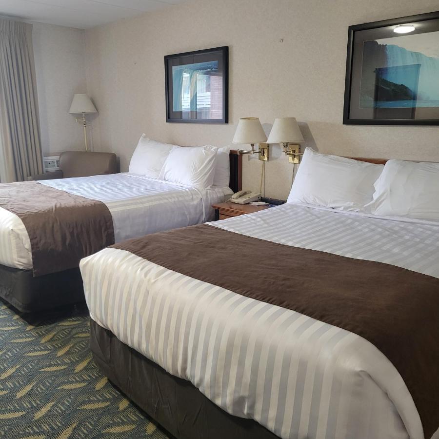 Travelodge By Wyndham Niagara Falls At The Falls Cataratas do Niágara Exterior foto