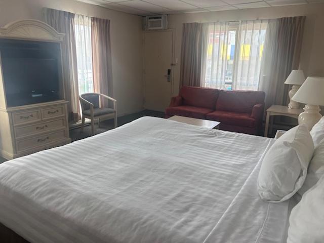Travelodge By Wyndham Niagara Falls At The Falls Cataratas do Niágara Exterior foto