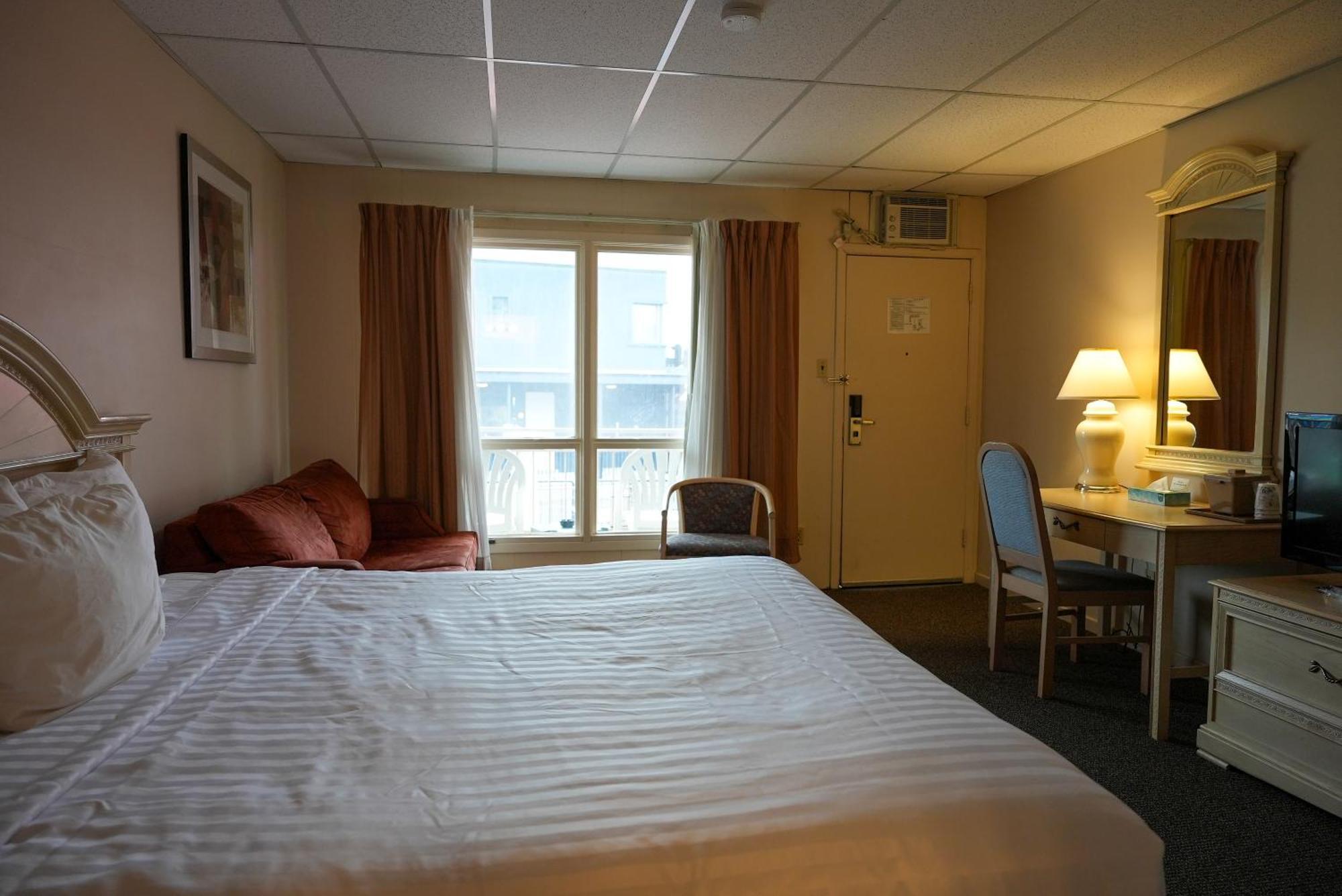 Travelodge By Wyndham Niagara Falls At The Falls Cataratas do Niágara Exterior foto