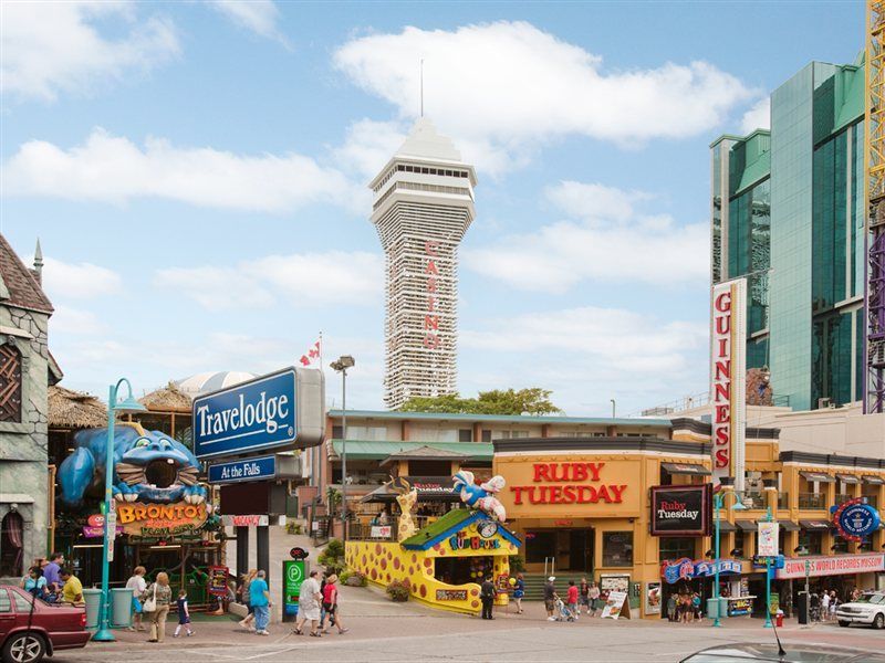 Travelodge By Wyndham Niagara Falls At The Falls Cataratas do Niágara Exterior foto