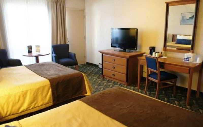 Travelodge By Wyndham Niagara Falls At The Falls Cataratas do Niágara Exterior foto